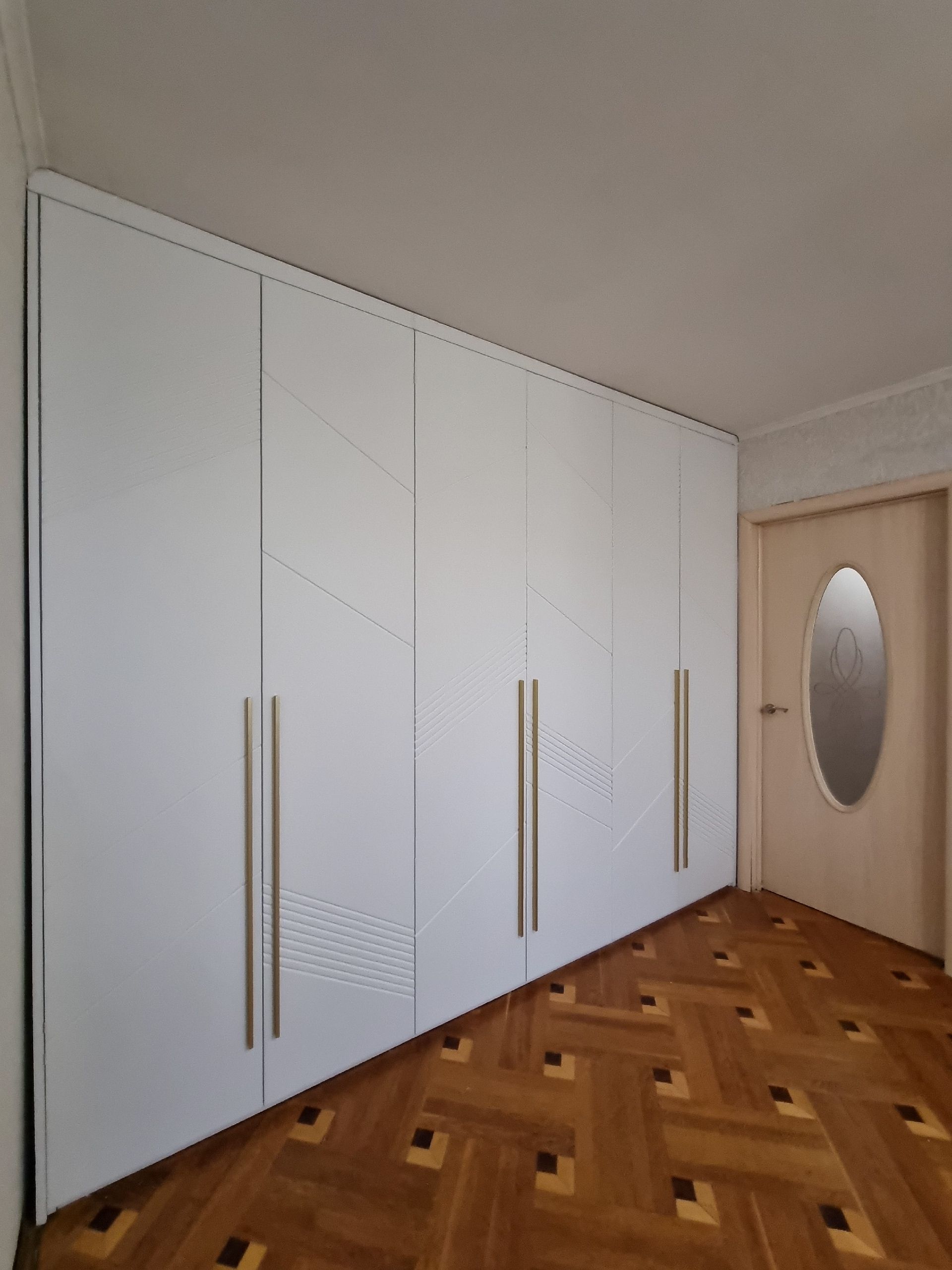 Кровать с мягким изголовьем